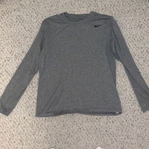 Nike Grey Men’s Large Long Sleeve Athletic Shirt
